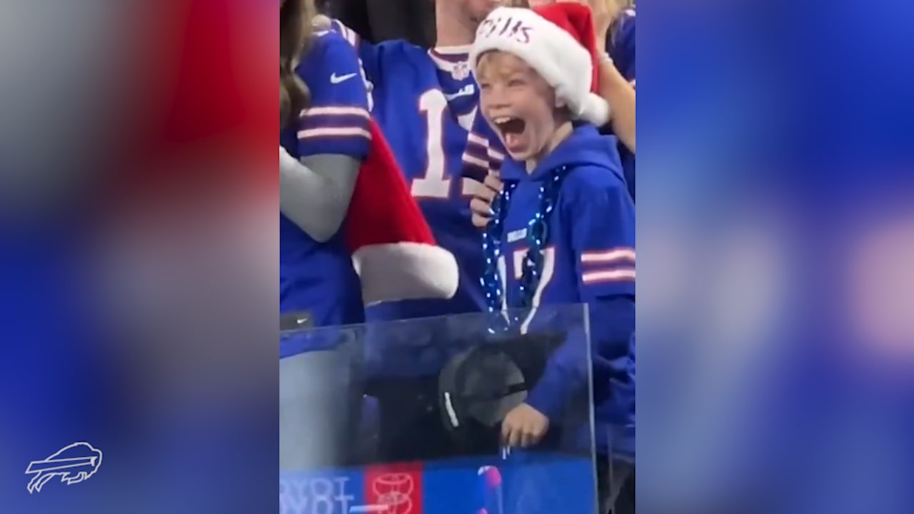 Josh Allen gifts his Bills hat to kid wearing his jersey after