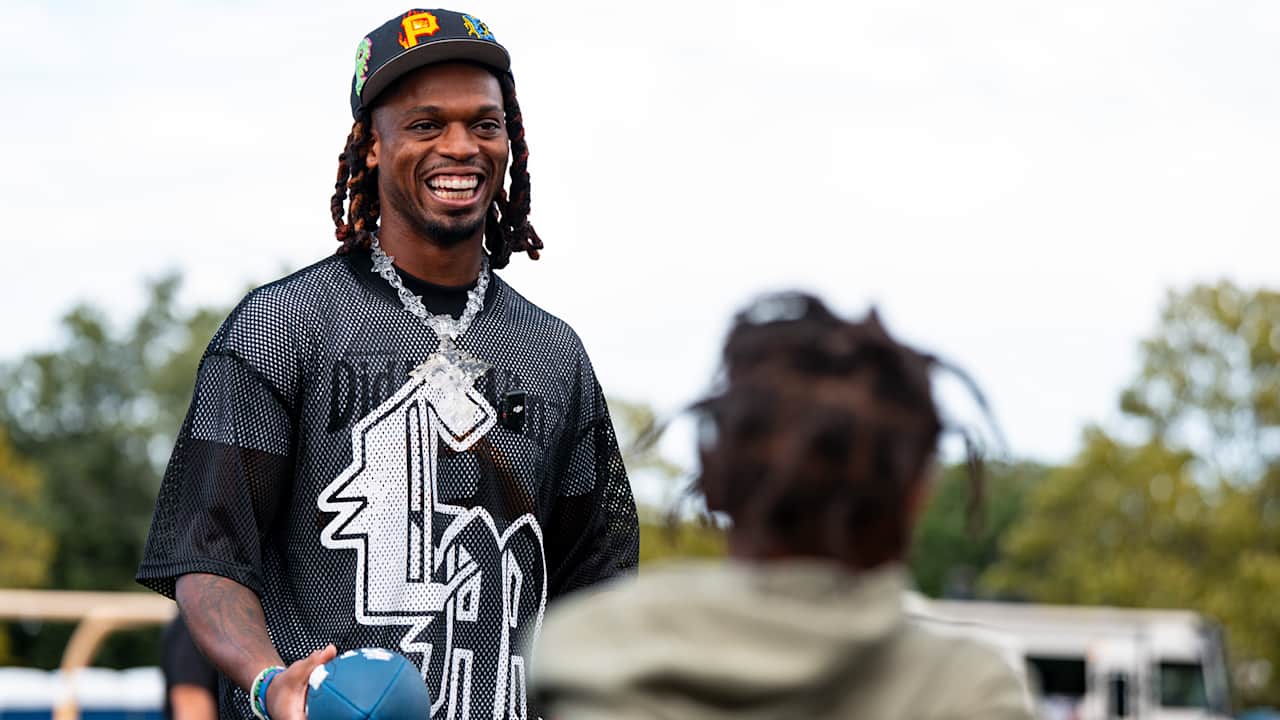 Damar Hamlin and Doctor Mike set Guinness World Records title for hands-only CPR training at NFL Draft
