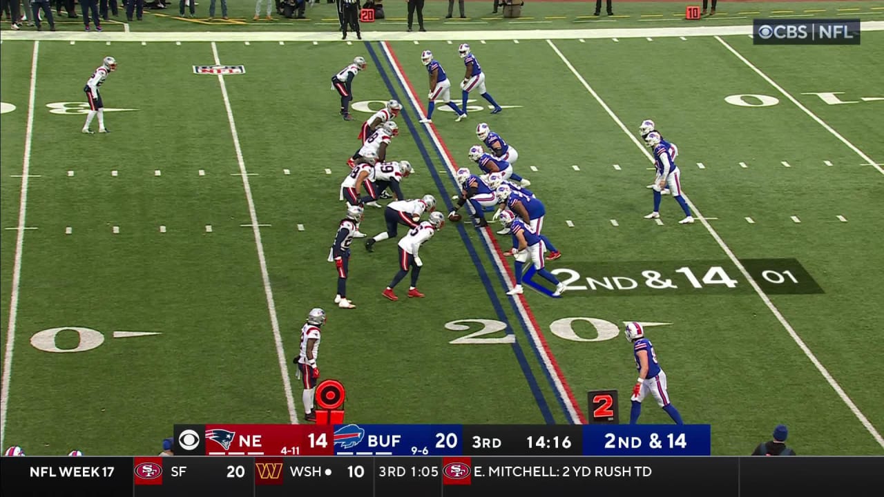 Josh Allen connects with Gabe Davis for 15yard gain Bills vs. Patriots