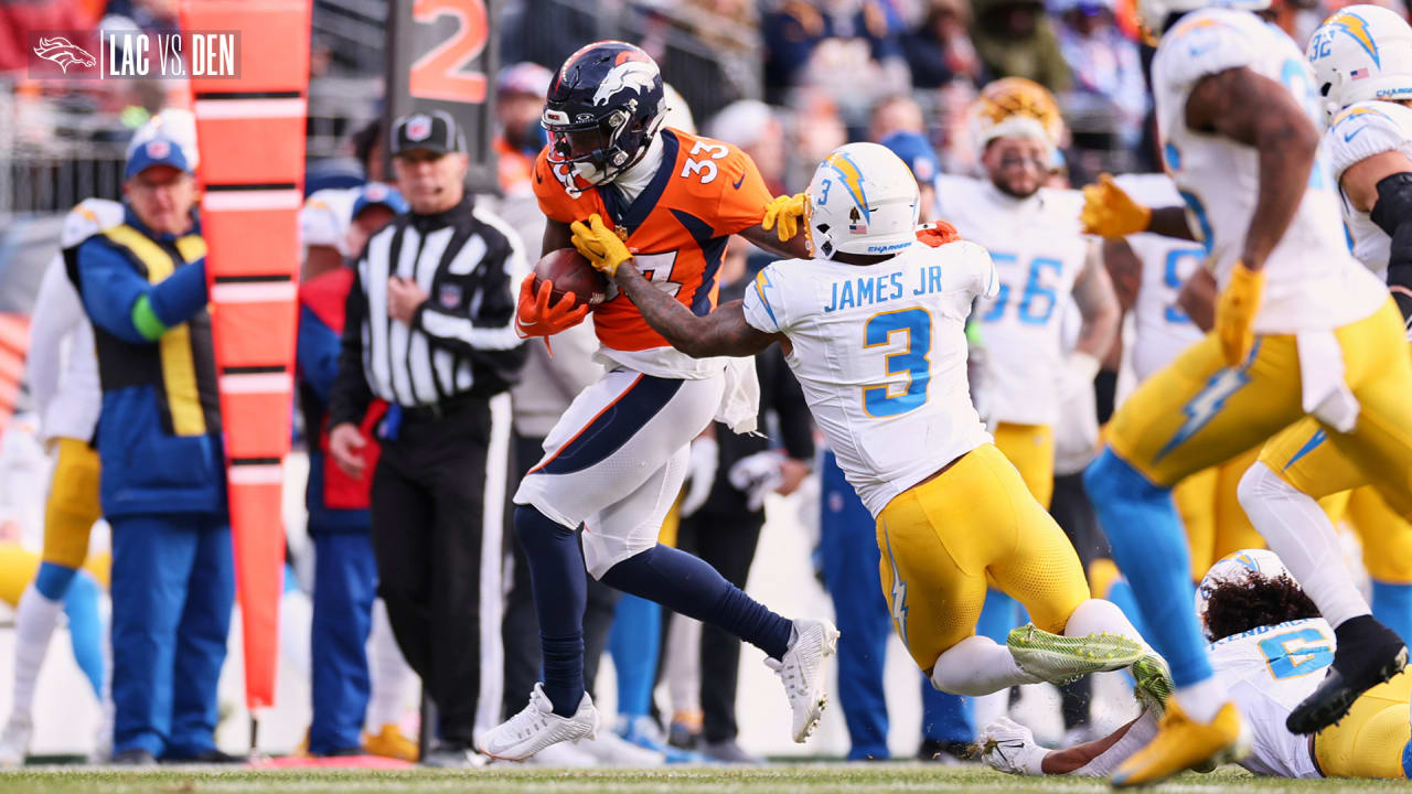 RB Javonte Williams Stiff Arms Defender During 16-yard Rumble | Broncos ...