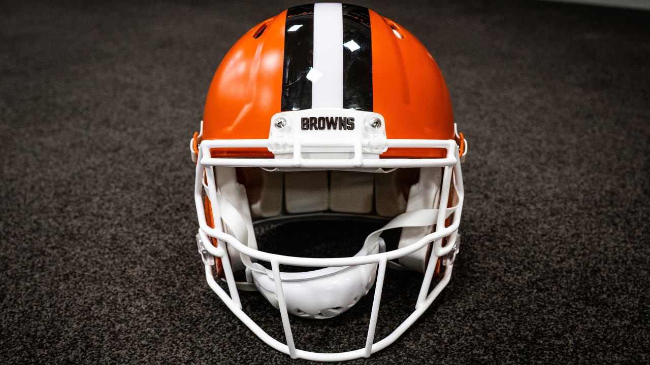 2018 nfl football helmets cleveland browns Browns will wear white facemasks against the Steelers in Week 11