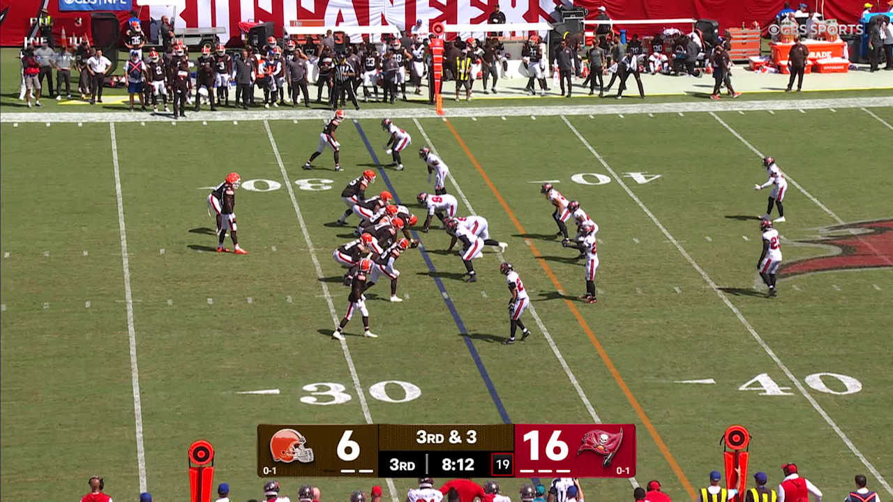 Deshaun Watson keeps it himself to convert third-and-three