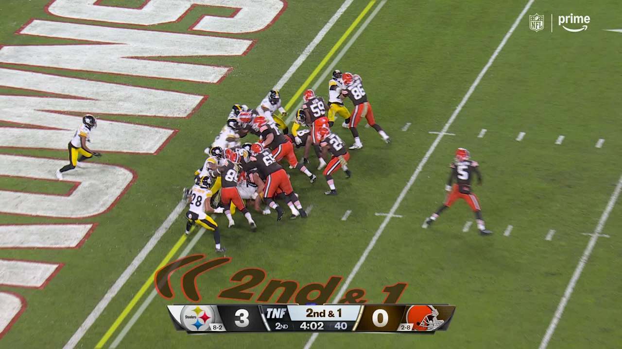 Nick Chubb plows through for games first TD Steelers vs. Browns Nov