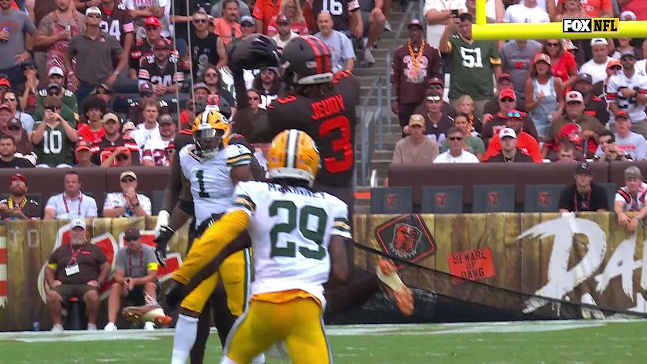 Joe Flacco finds Jerry Jeudy for 17-yard pick-up to convert first down