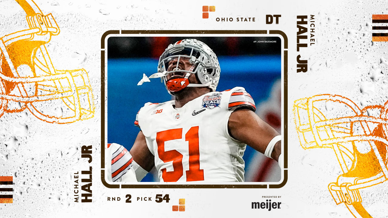 I Browns selezionarono il DT Michael Hall Jr.  Con la selezione numero 54