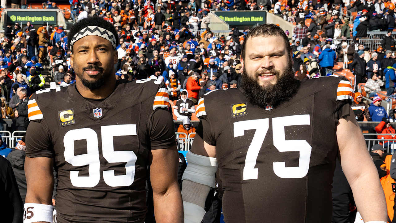Myles Garrett and Joel Bitonio earn local PFWA awards - Cleveland Browns