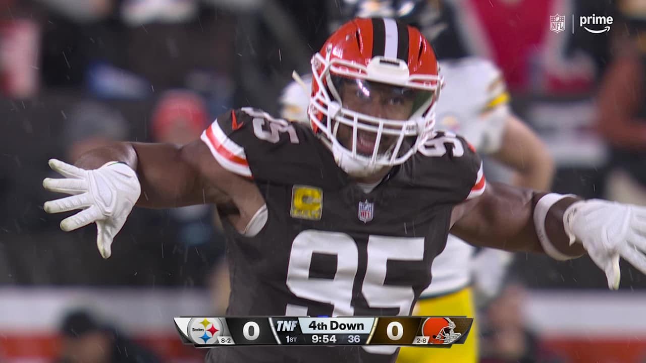 Myles Garrett drops Wilson to the turf for a sack on third down | Steelers vs. Browns Nov. 21, 2024