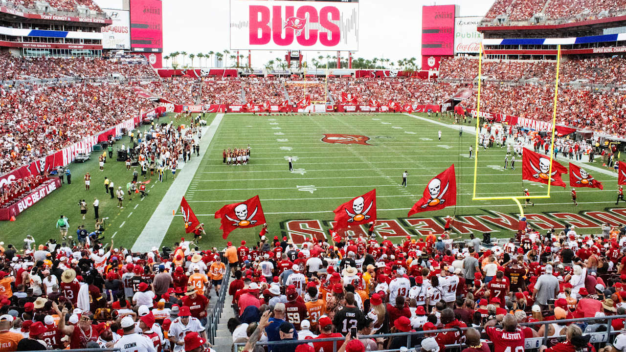 Buccaneers honor cancer survivors on Sunday