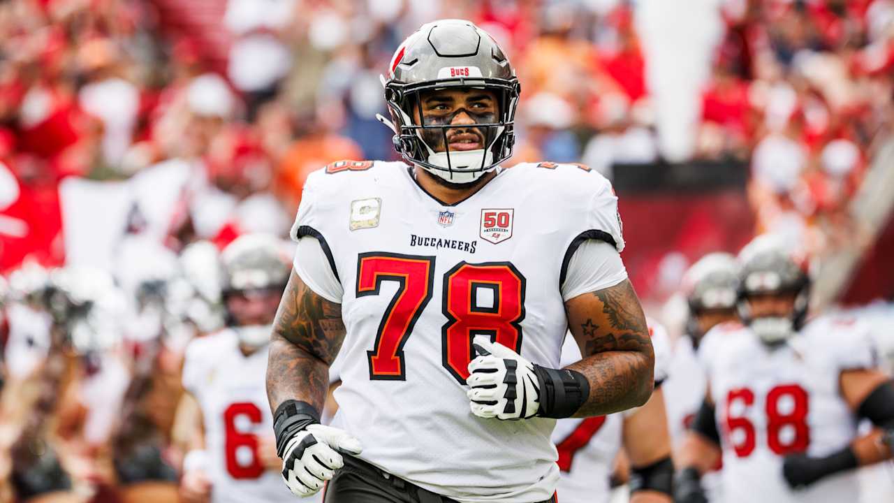 All-Pro Tackle Tristan Wirfs Returns to Bucs Practice After 3-Week Absence