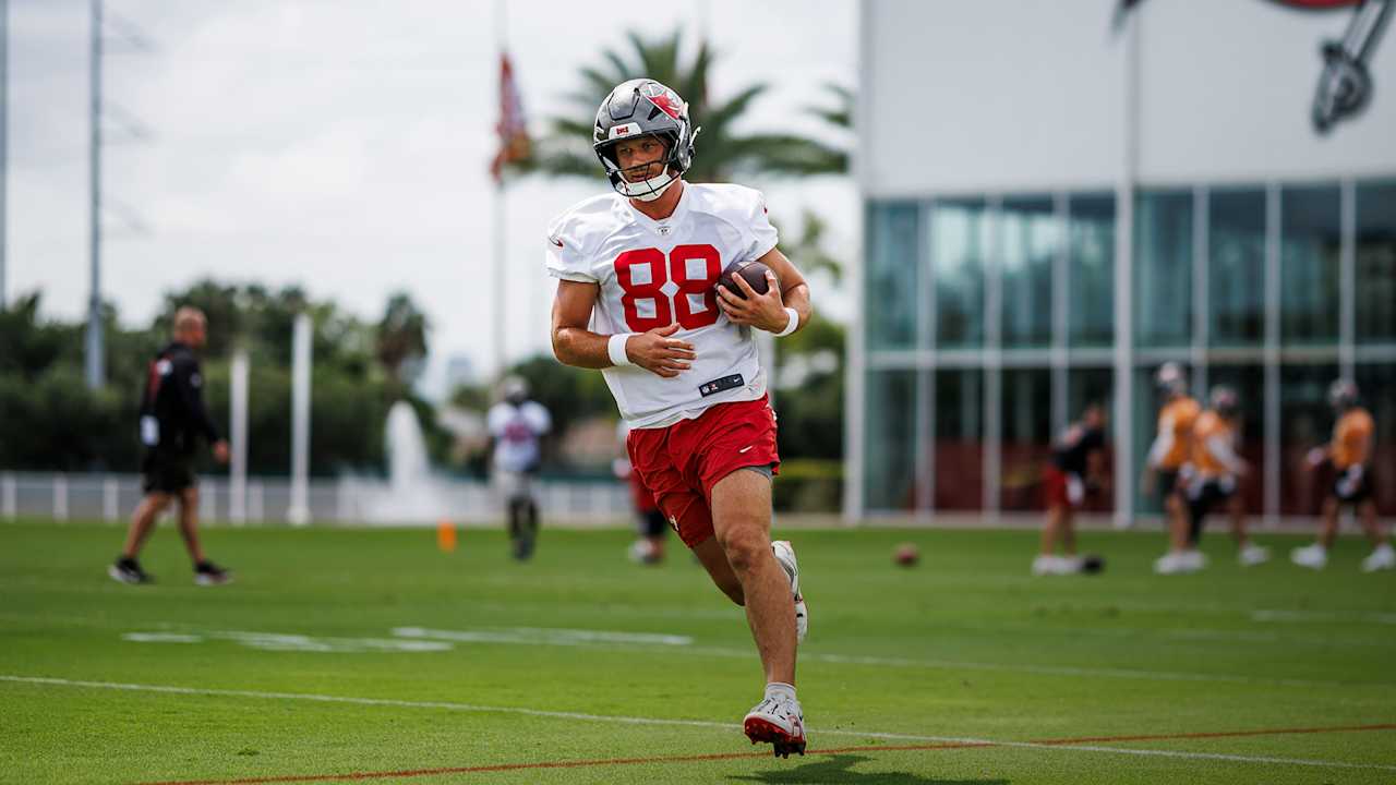 Cade Otton Joins ‘The Insiders’ to Discuss His Role in Zac Robinson’s Offense
