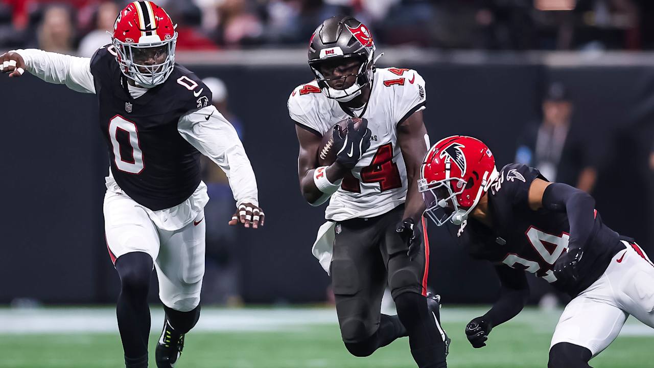 Best Photos From Bucs vs. Falcons Week 5 2024