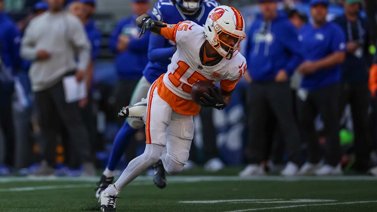 TE Cade Otton and WR Tez Johnson Ignite Offense Against Seattle 