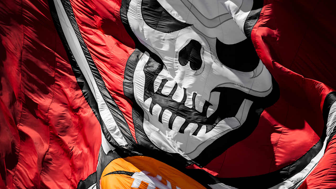 Bucs Lose Wirfs, Vea to Injuries During Training Camp Conditioning Test