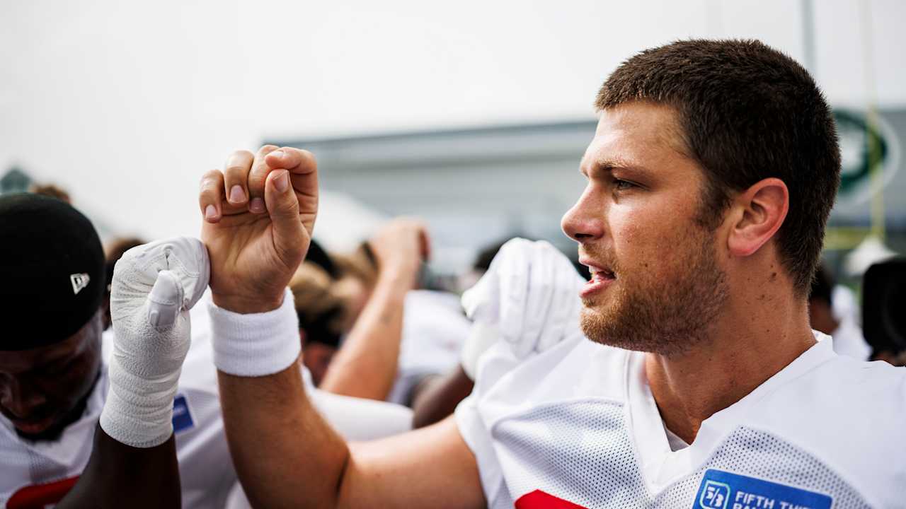 Bucs Put Bow on Joint Work with Jets With Strong Two-Minute Drill