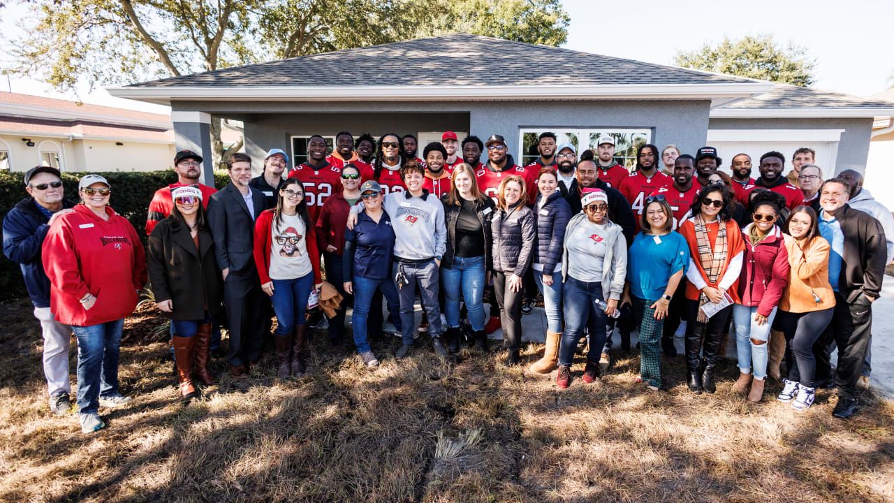 Tampa Bay Buccaneers Making a Difference with Habitat for Humanity