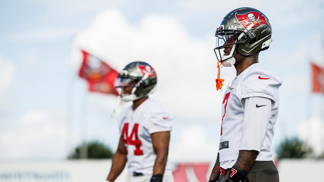 Let's Steal A Player From an NFC South Rival!