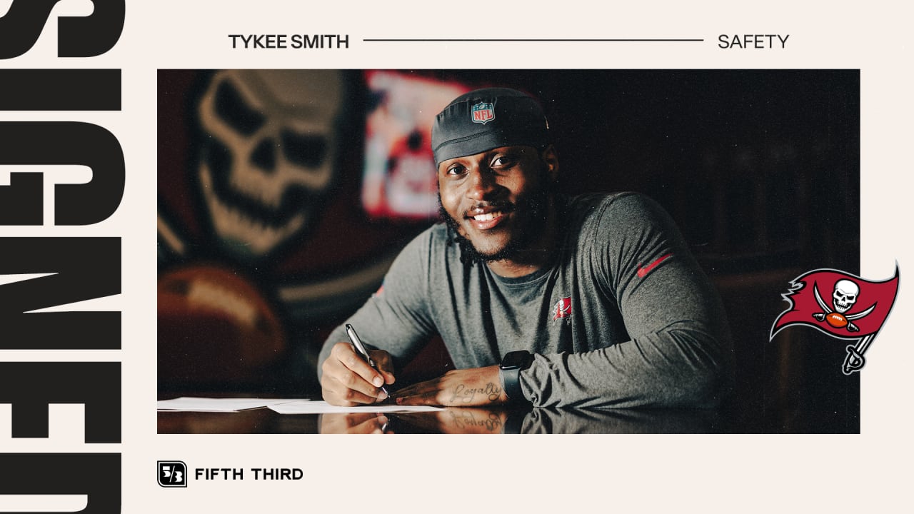 Tampa Bay Buccaneers' Rookie DB Tykee Smith Signs Rookie Contract