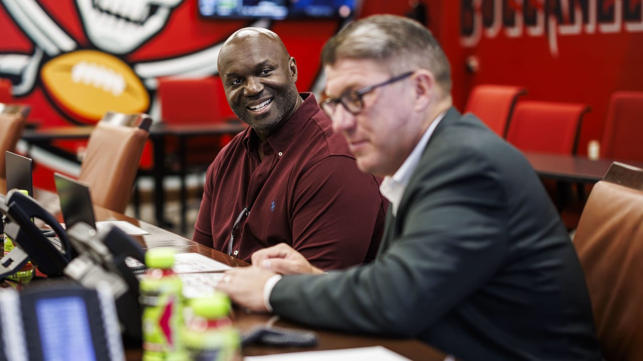 Five Possible Targets for Tampa Bay Buccaneers in Second Round of 2024 NFL Draft - Vimarsana News