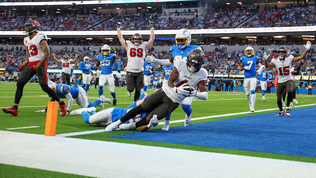 HIGHLIGHTS: Buccaneers Defeat Los Angeles Chargers 40-17 In Week 15