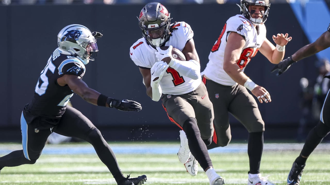 Best Photos From Bucs vs. Panthers Week 18