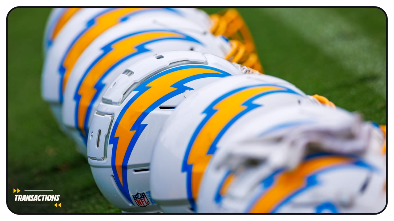 Los Angeles Chargers promote Shaquille Quarterman