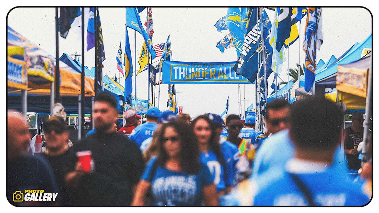 Photos: Tailgating with the Bolt Fam at Week 1