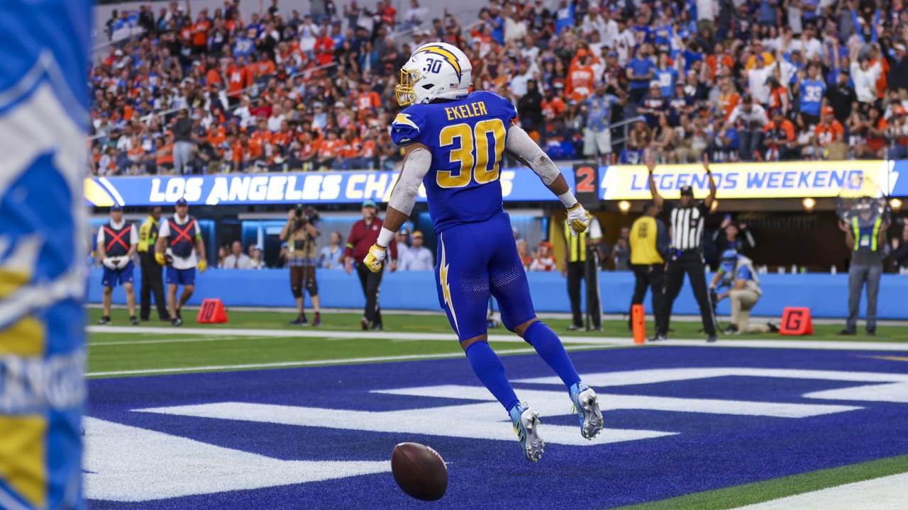 Austin Ekeler Highlight Ekeler's TD Plunge Gets Chargers on Board vs