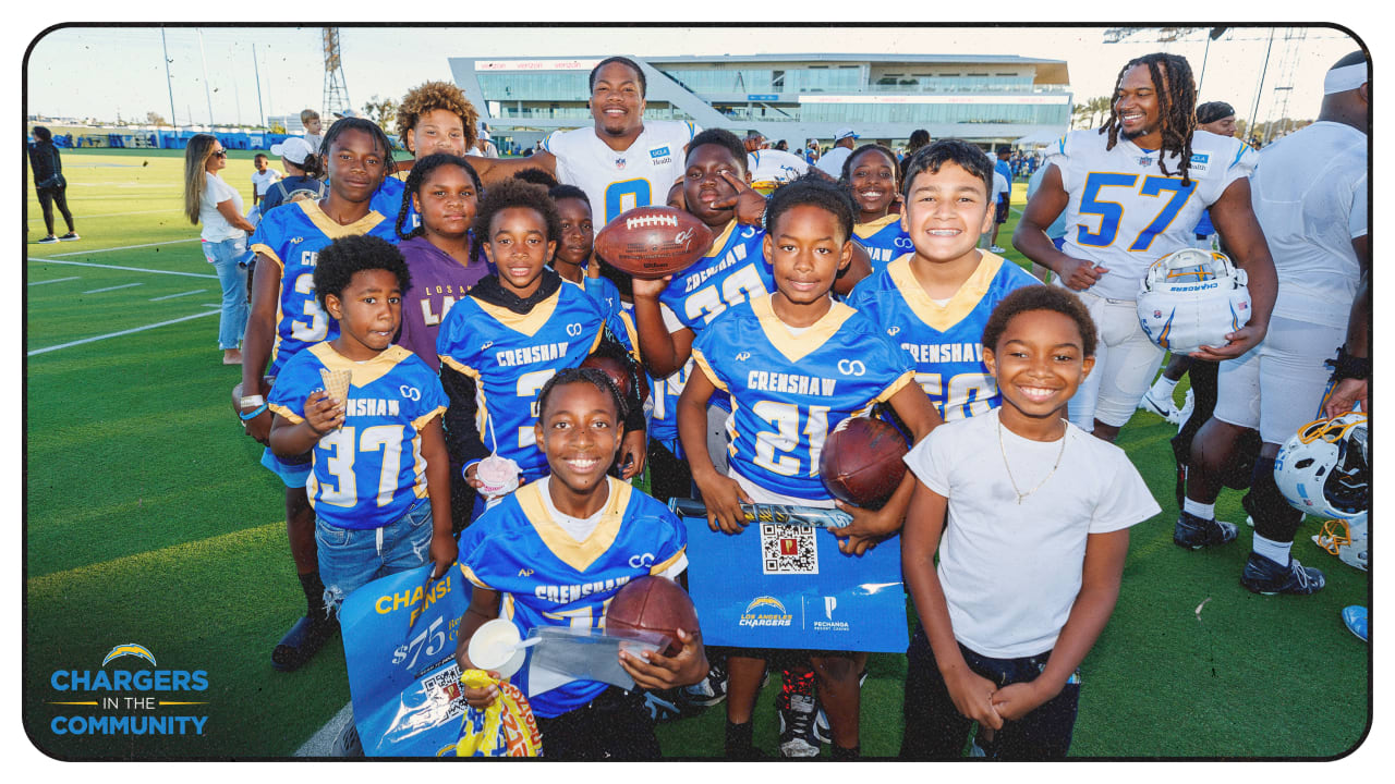 Chargers, NFL Foundation & Good Sports Team Up to Equip Snoop Youth League Football Programs with ,000 in New Gear