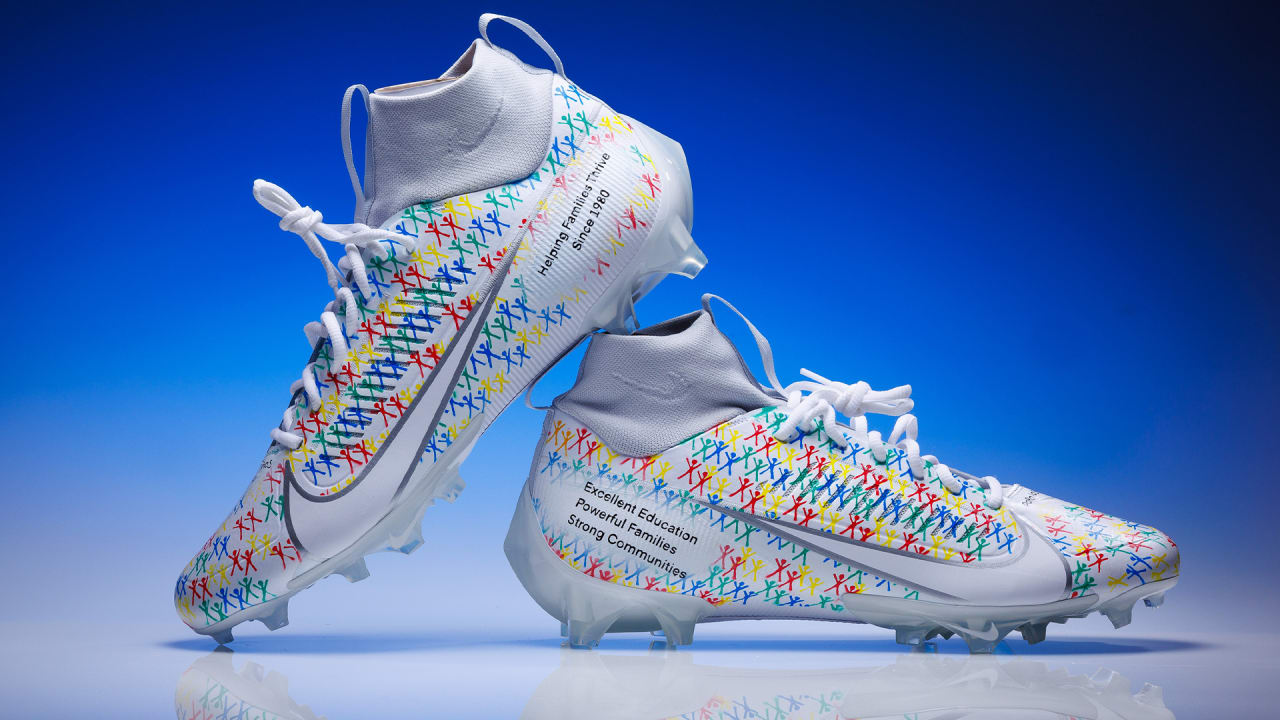 My Cause My Cleats: Justin Herbert Supports Para Los Niños