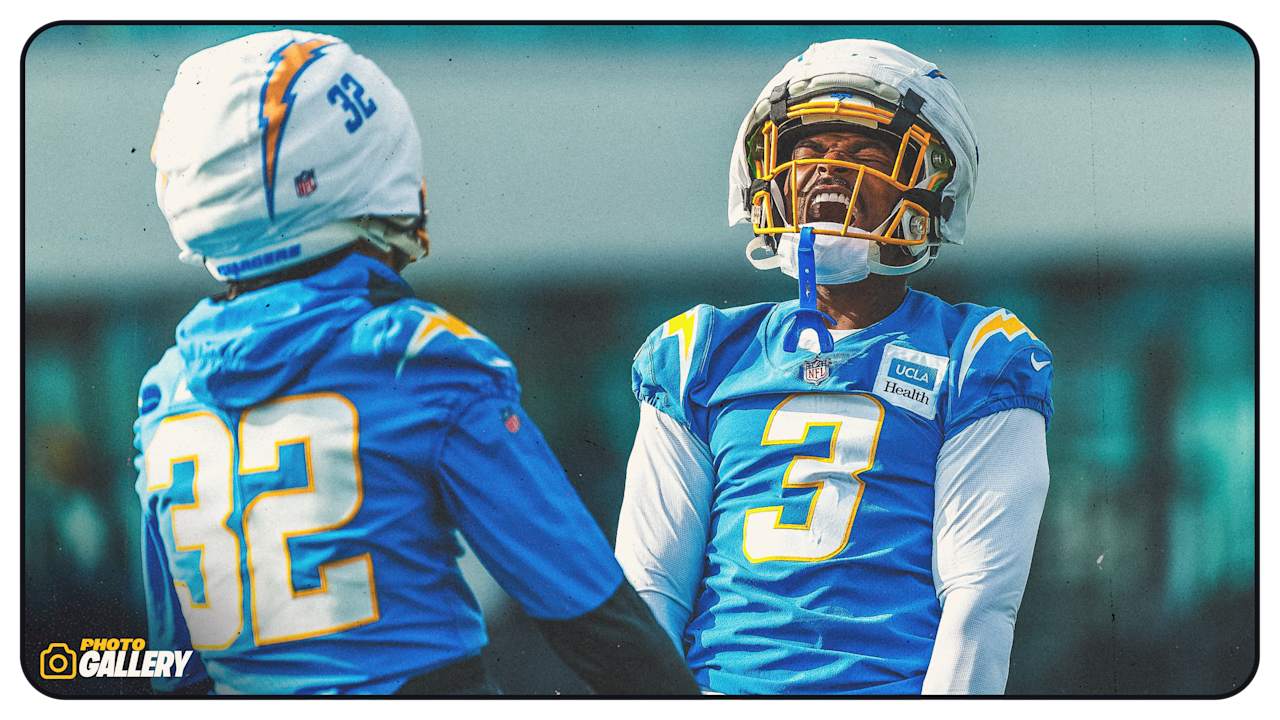 Photos: Chargers Closeout Week 18 Practices