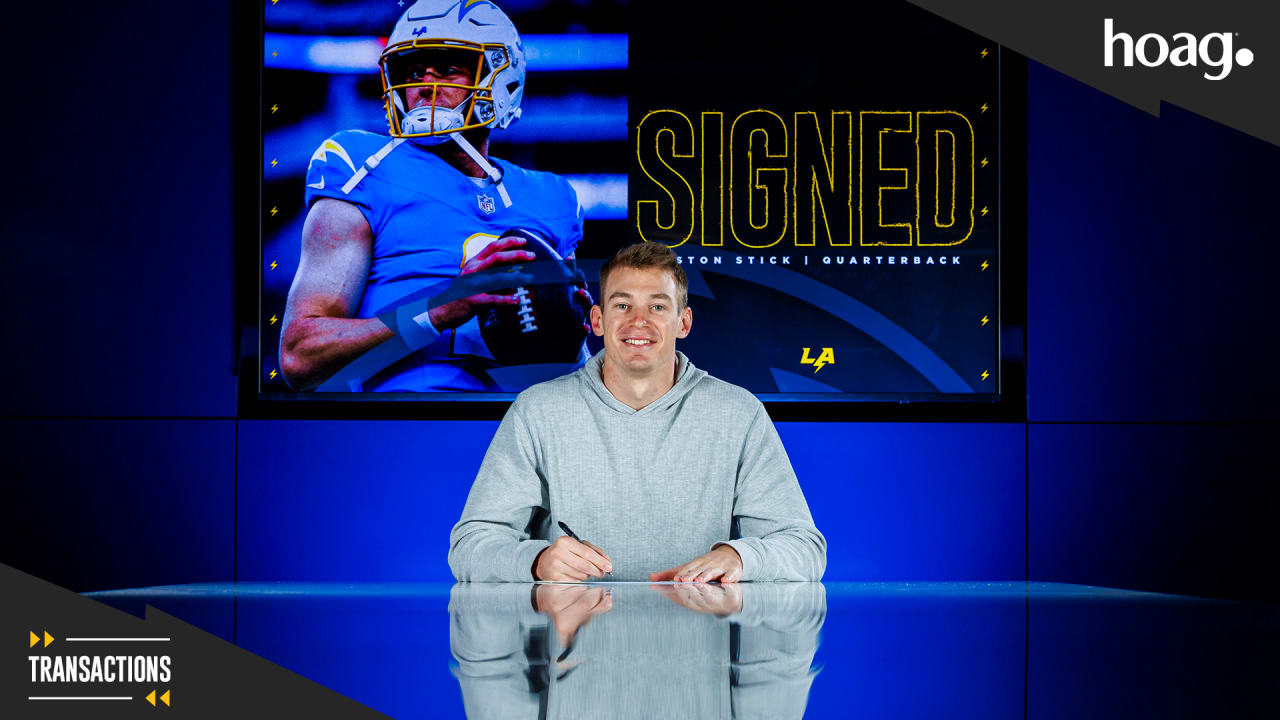 Los Angeles Chargers Sign Easton Stick