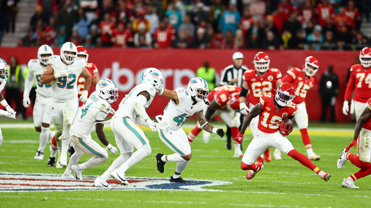 Kansas City Chiefs wide receiver Kadarius Toney makes his first catch