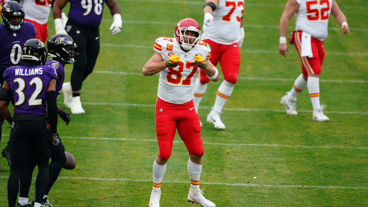 Kansas City Chiefs quarterback Patrick Mahomes' fourthdown pass dots