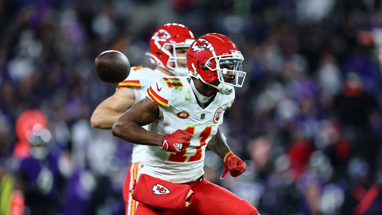 Kansas City Chiefs quarterback Patrick Mahomes calls game on 33yard loft to wide receiver