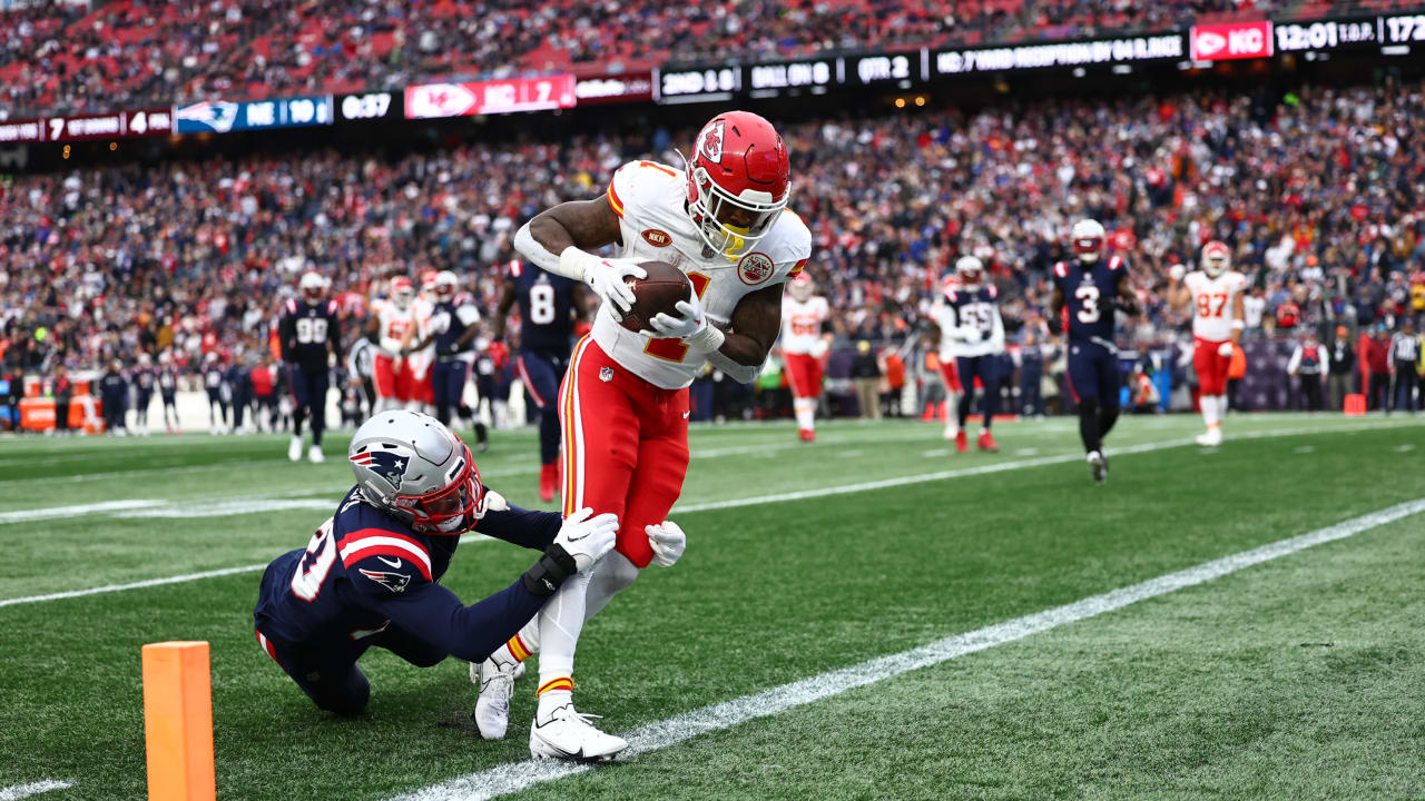 TOUCHDOWN Kansas City Chiefs quarterback Patrick Mahomes hits running