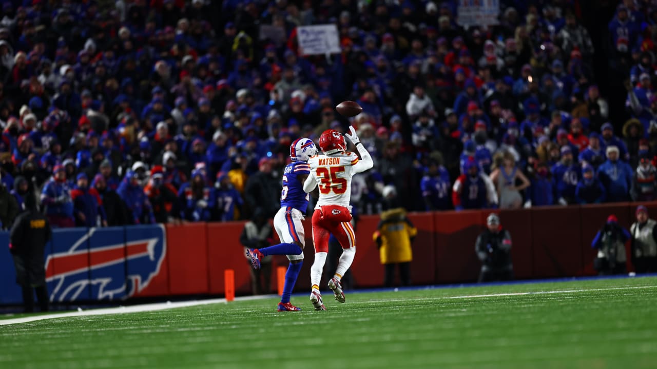 Kansas City Chiefs cornerback Jaylen Watson's blanket coverage prevents the long completion