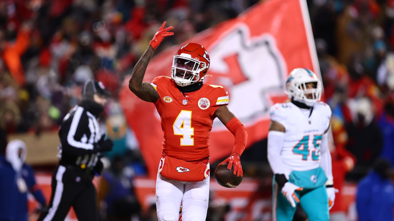 TOUCHDOWN: The Kansas City Chiefs strike first as wide receiver Rashee Rice  takes an 11-yard reception from quarterback Patrick Mahomes to the house