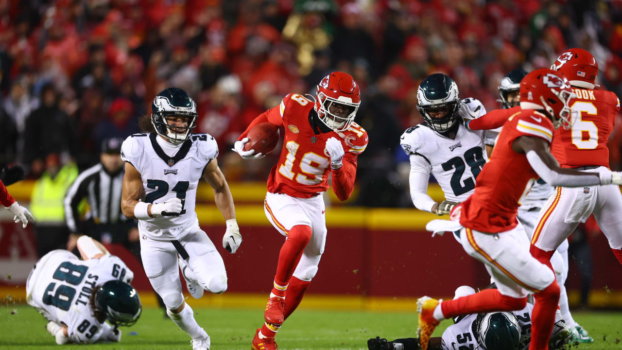 Kansas City Chiefs wide receiver Kadarius Toney unleashes his full