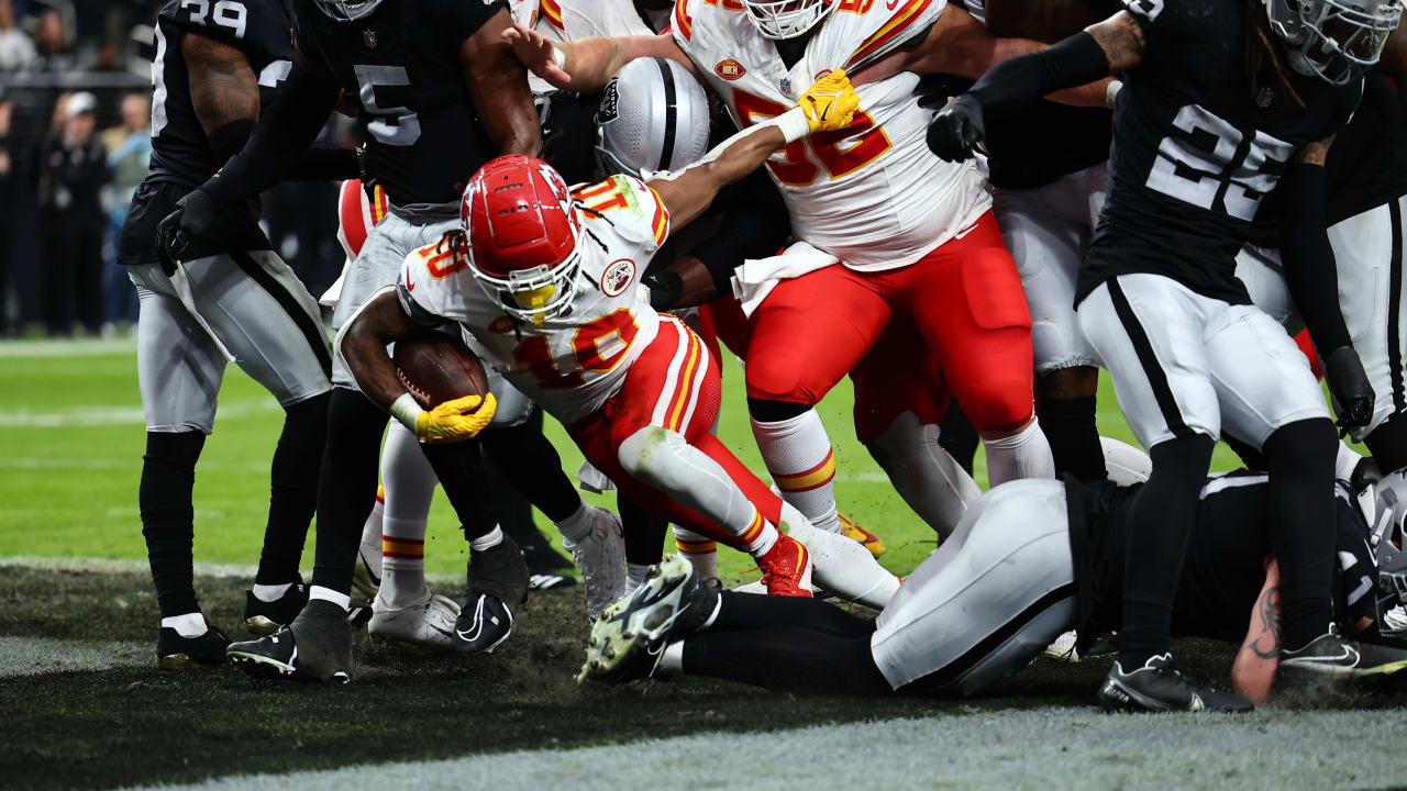 TOUCHDOWN: Running Back Isiah Pacheco Pushes The Pile For Kansas City ...