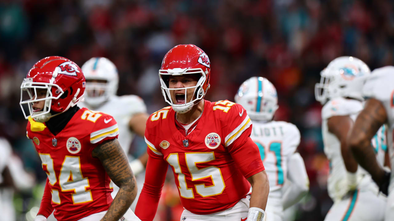 Kansas City Chiefs quarterback Patrick Mahomes' Best Plays in 2-TD Game in Frankfurt | Kansas City Chiefs vs. Miami Dolphins