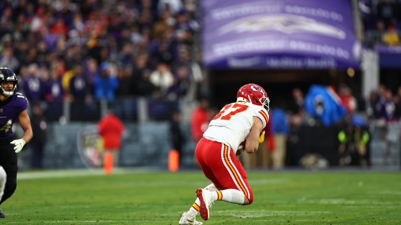 Kansas City Chiefs tight end Travis Kelce surpasses 100-yards on the day  with his first catch of the third quarter