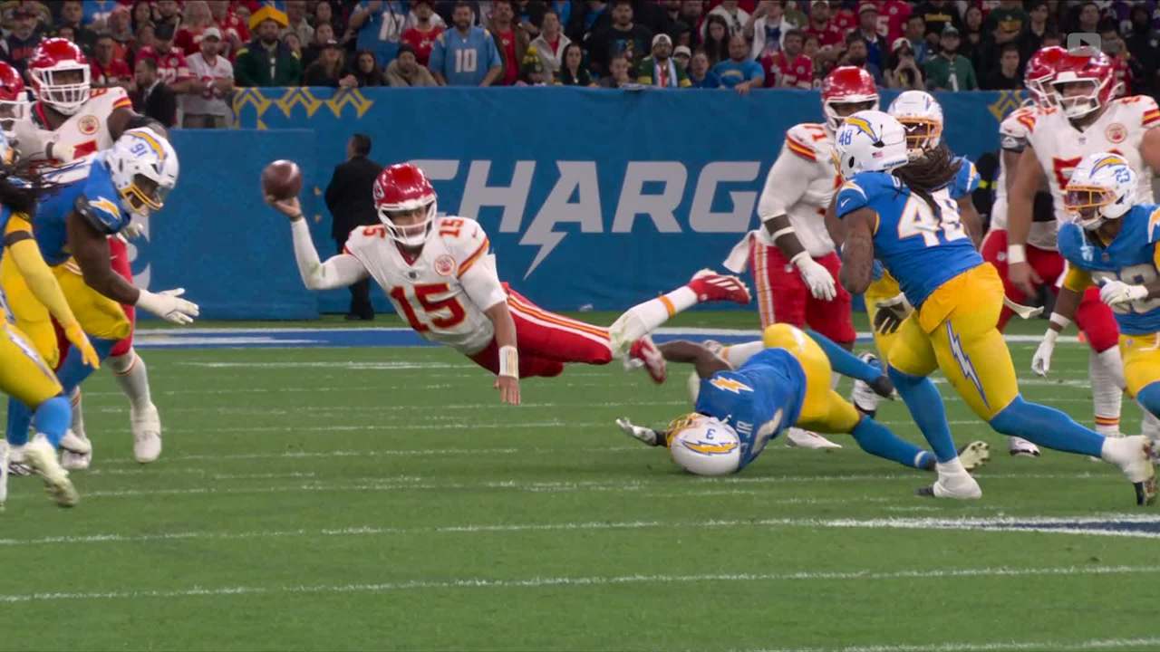 Can't-Miss Play: Kansas City Chiefs Quarterback Patrick Mahomes Goes Parallel to Ground for Improbable Completion