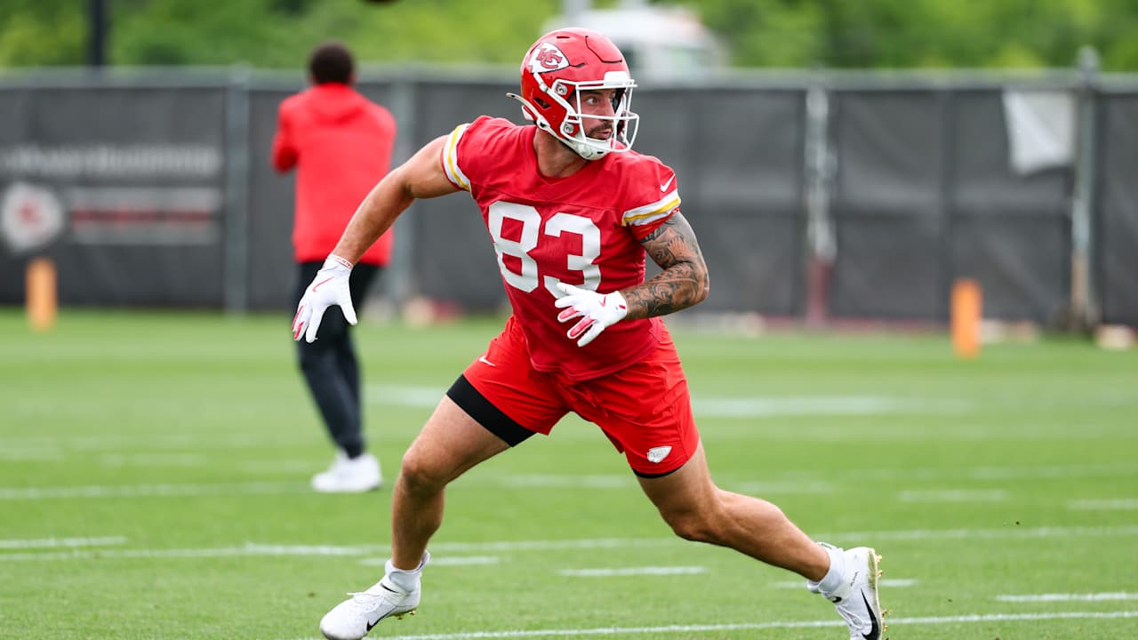 Chiefs Begin OTA Workouts at the Team Facility