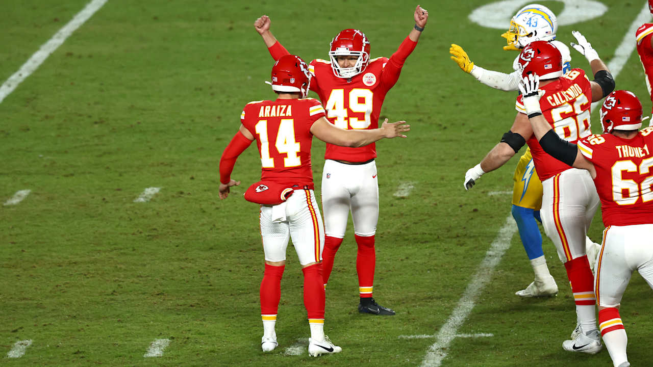 Photos Game Action from Week 14 Chiefs vs. Chargers