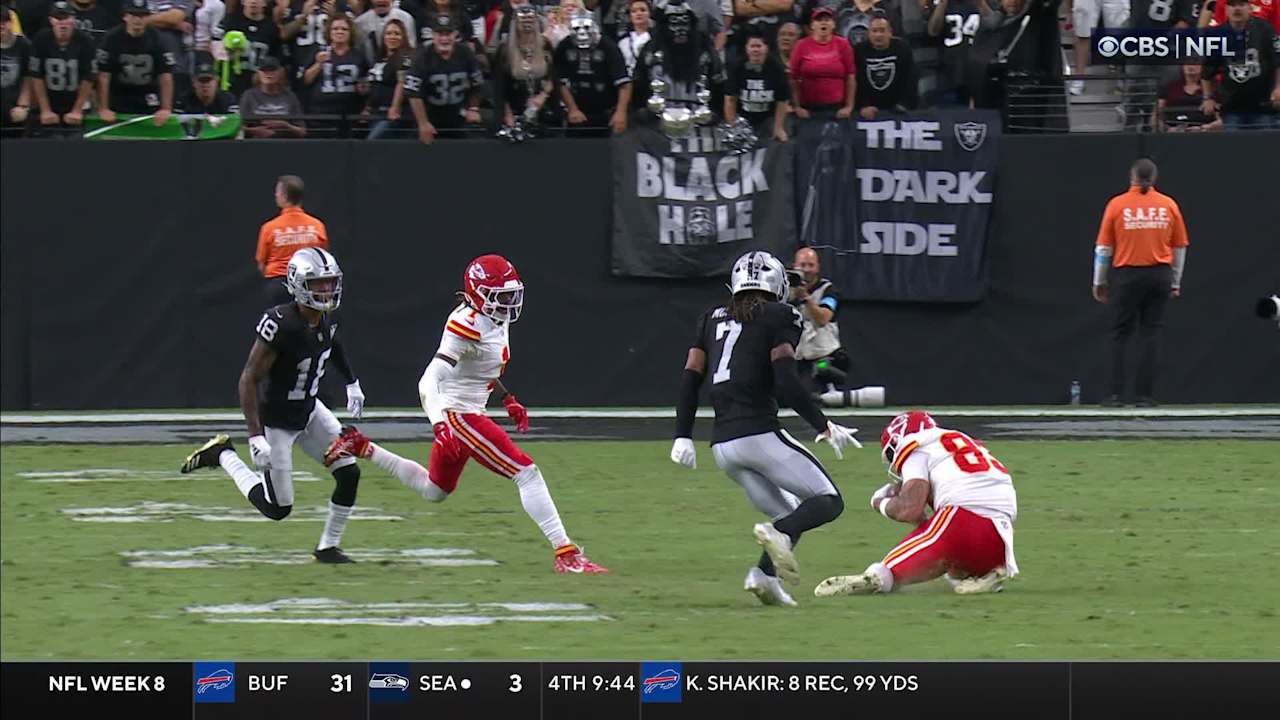 Kansas City Chiefs Tight End Noah Gray Hauls in Pass Meant for Wide ...