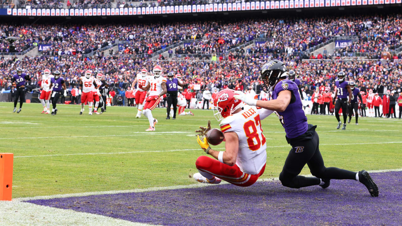 TOUCHDOWN: Quarterback Patrick Mahomes delivers a perfect ball to tight end Travis Kelce for 19-yard opening drive score for the Kansas City Chiefs