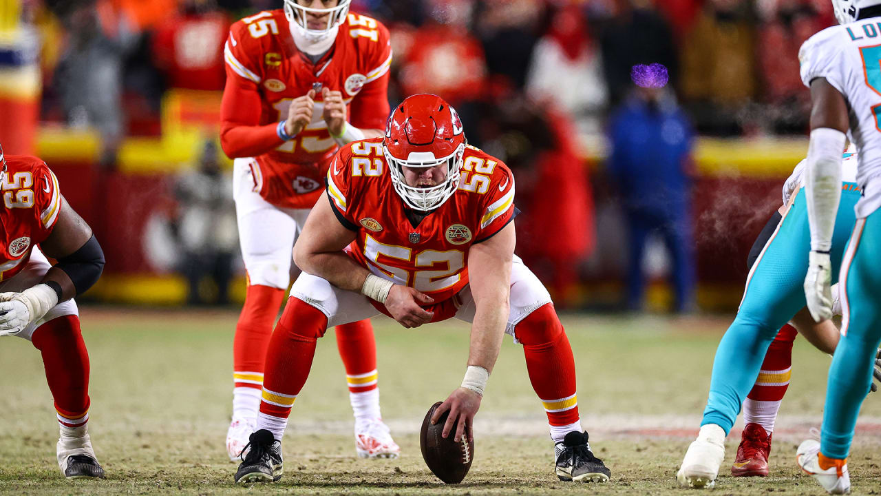 Pro Football Focus Ranks Creed Humphrey as the NFL’s Best Center