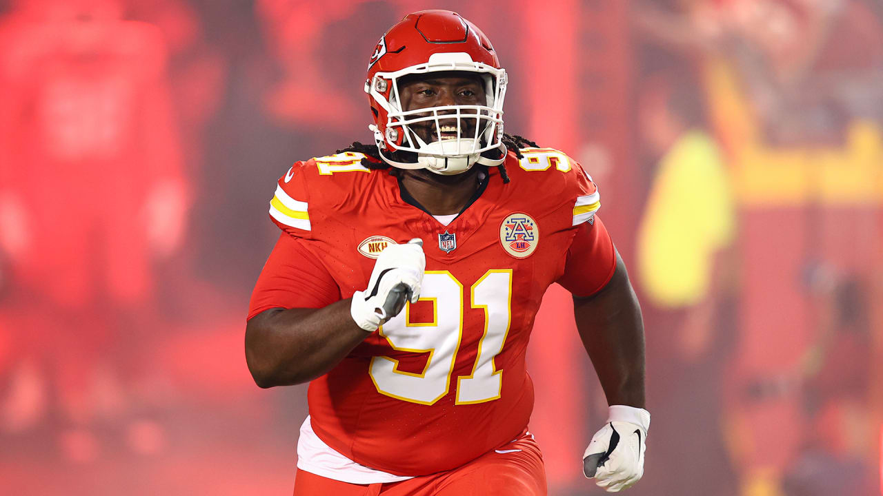 Chiefs Re-Sign DT Derrick Nnadi