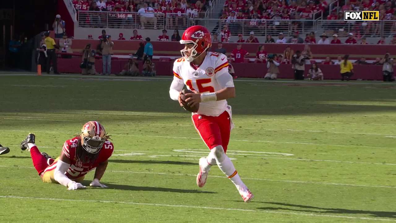 Can't-Miss Play: Chiefs Quarterback Patrick Mahomes with an Incredible 33-yard  run Down the Sideline