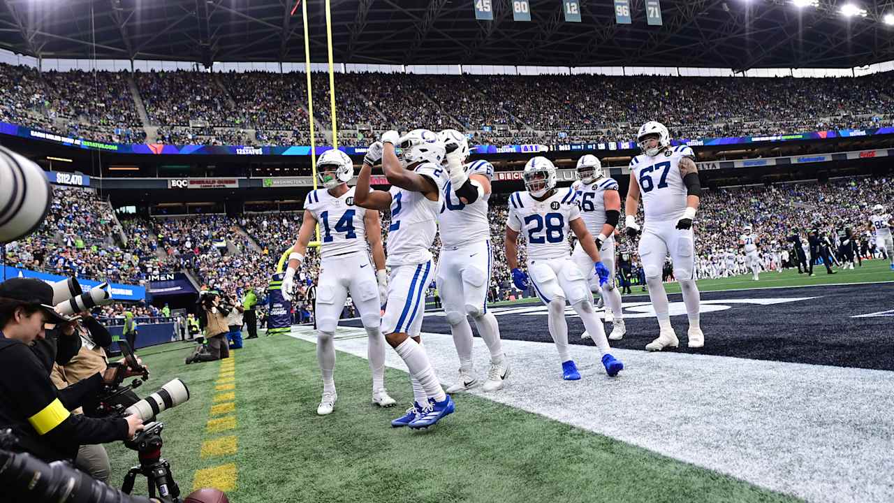 HIGHLIGHT | Philip Rivers' first TD pass since 2020 goes to Josh Downs